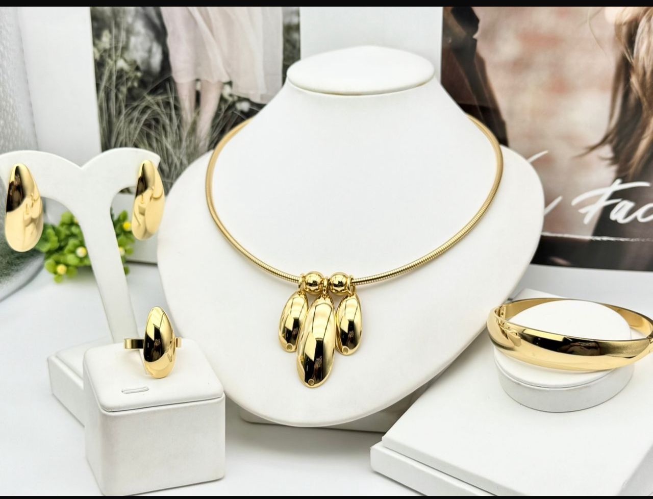 NON TARNISH WOMEN NECKLACE, EARNING, BRACELET AND RING SET