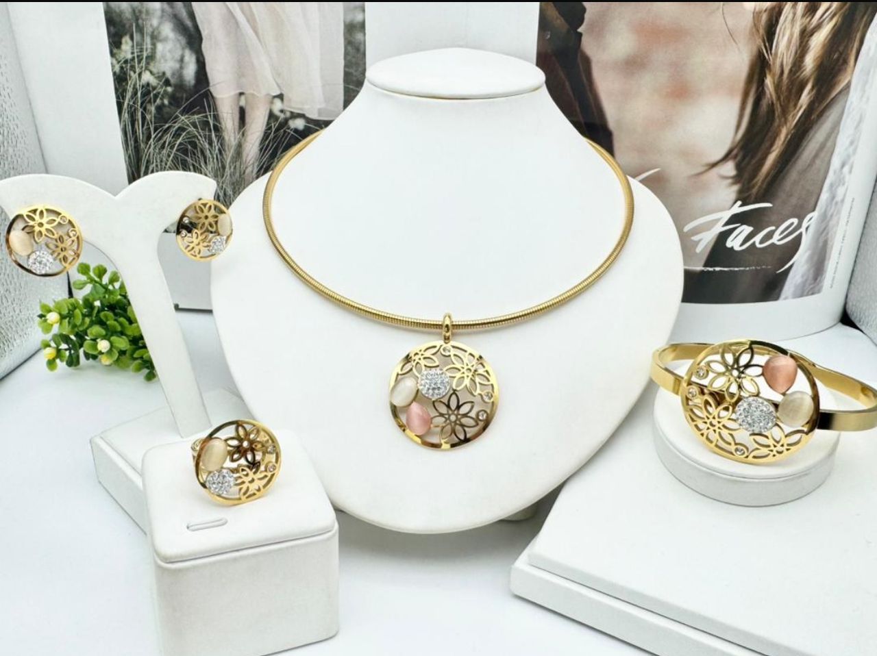 NON TARNISH WOMEN NECKLACE, EARNING, BRACELET AND RING SET